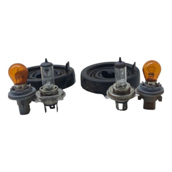 Tampa Vedação C/lampadas Farol Direito Esquerdo 2019 Prisma