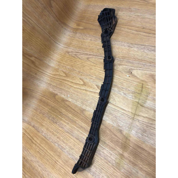 Guia Tilho Pára-choque Traseiro Direito 2017 Toyota Corolla