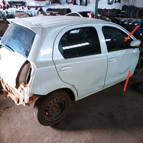 Toyota 2018 Etios Traseirão