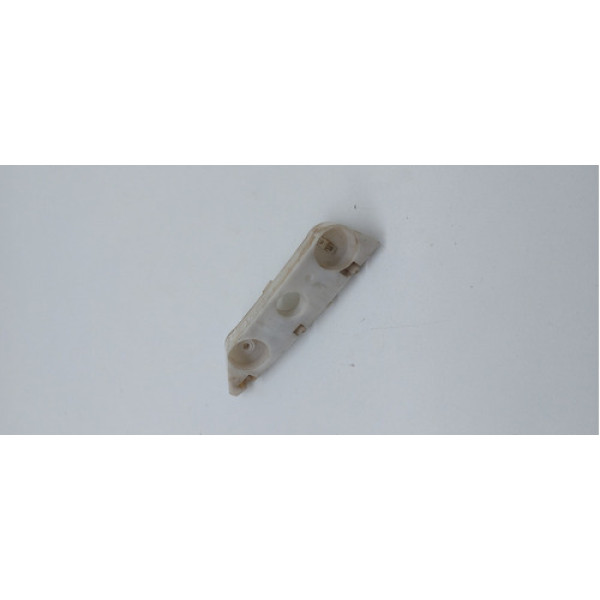 Guia Parachoque Dianteiro Direito Nissan March 2014 1.6