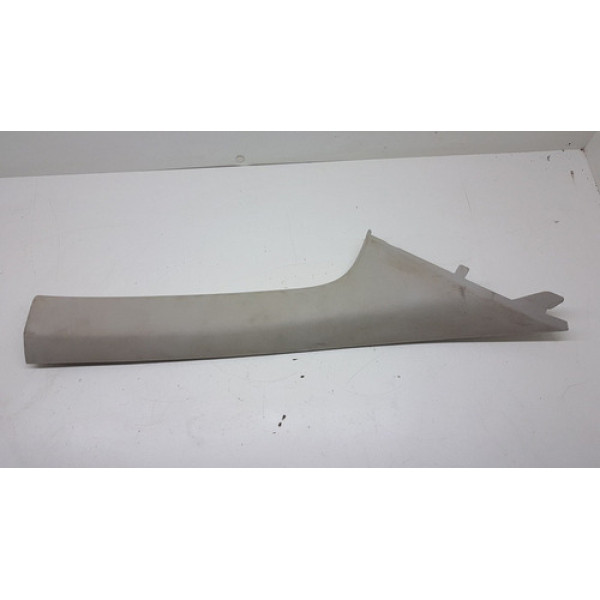 Moldura Central Para-brisa Dianteiro Direito Onix 2018 1.0